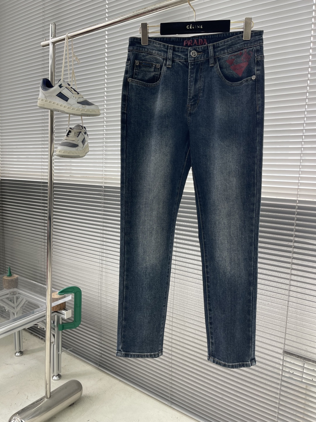 -PRAD 2025秋冬男士水洗小直筒牛仔裤！品相超赞，时尚圈万能的百搭裤王，皮革腰牌logo设计！非常