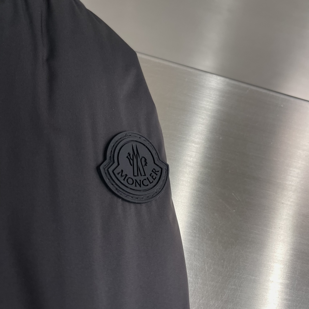 -mon 轻薄新款男士连帽休闲羽绒服！贸易公司订单DABOS男士羽绒的灵感来住经典的Paninari,男