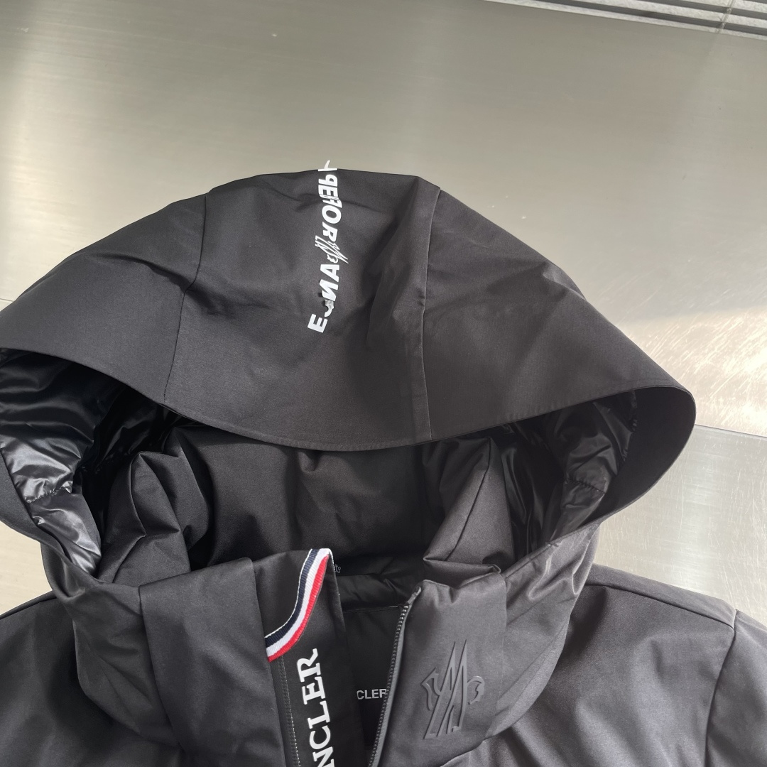 -mon 2025秋冬🆕代工厂出口级别订单货品.品相完美.秋冬Mon*ler Grenble压胶滑雪羽绒