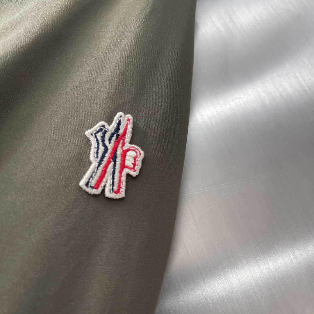 -mon 2025秋冬🆕代工厂出口级别订单货品.品相完美.秋冬Mon*ler Grenble压胶滑雪羽绒