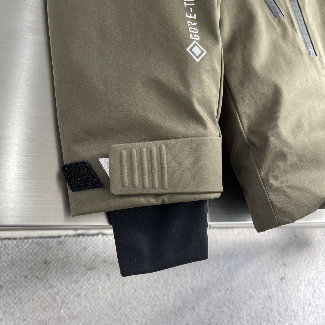 -mon 2025秋冬🆕代工厂出口级别订单货品.品相完美.秋冬Mon*ler Grenble压胶滑雪羽绒