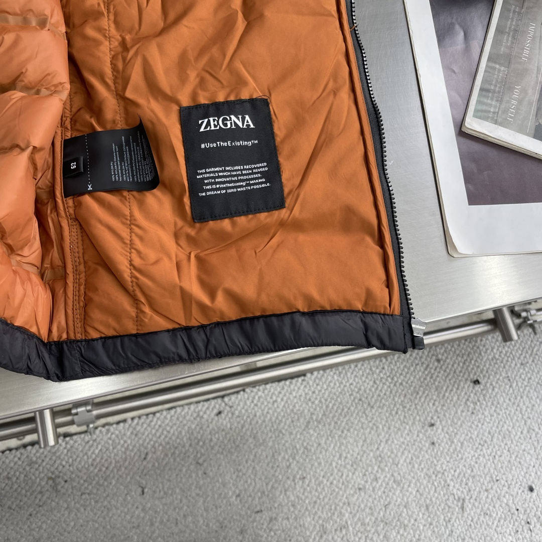 -Z ZEGN 25年冬装新款冲锋衣羽绒服非常期待的一款来袭！高性能面料，轻盈透气又能兼备防风防水！无缝