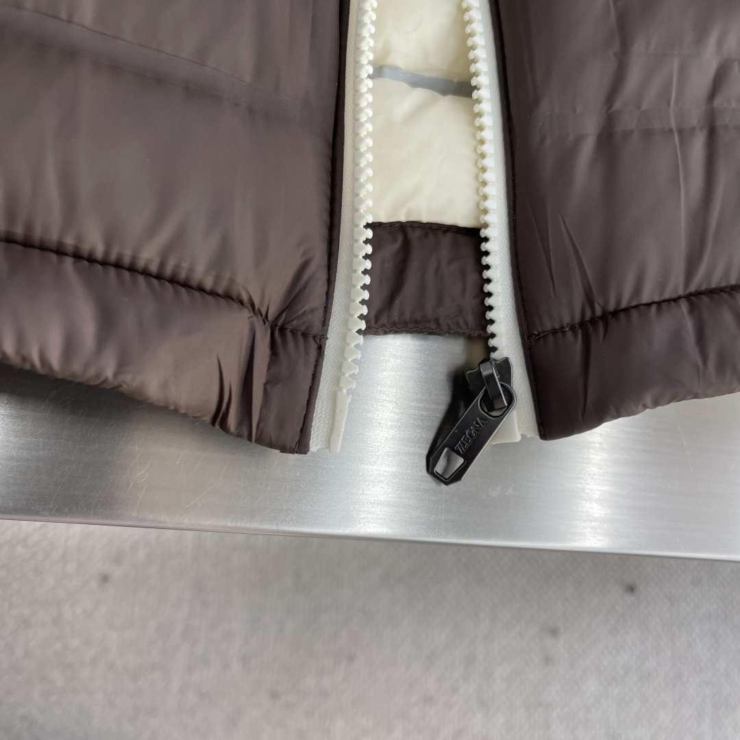 -Z ZEGN 25年冬装新款冲锋衣羽绒服非常期待的一款来袭！高性能面料，轻盈透气又能兼备防风防水！无缝