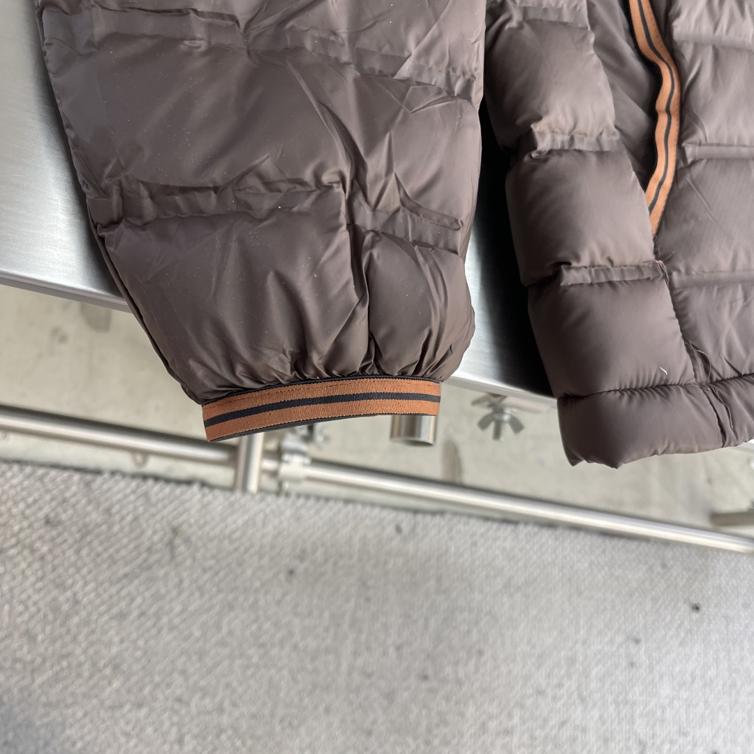 -Z ZEGN 25年冬装新款冲锋衣羽绒服非常期待的一款来袭！高性能面料，轻盈透气又能兼备防风防水！无缝