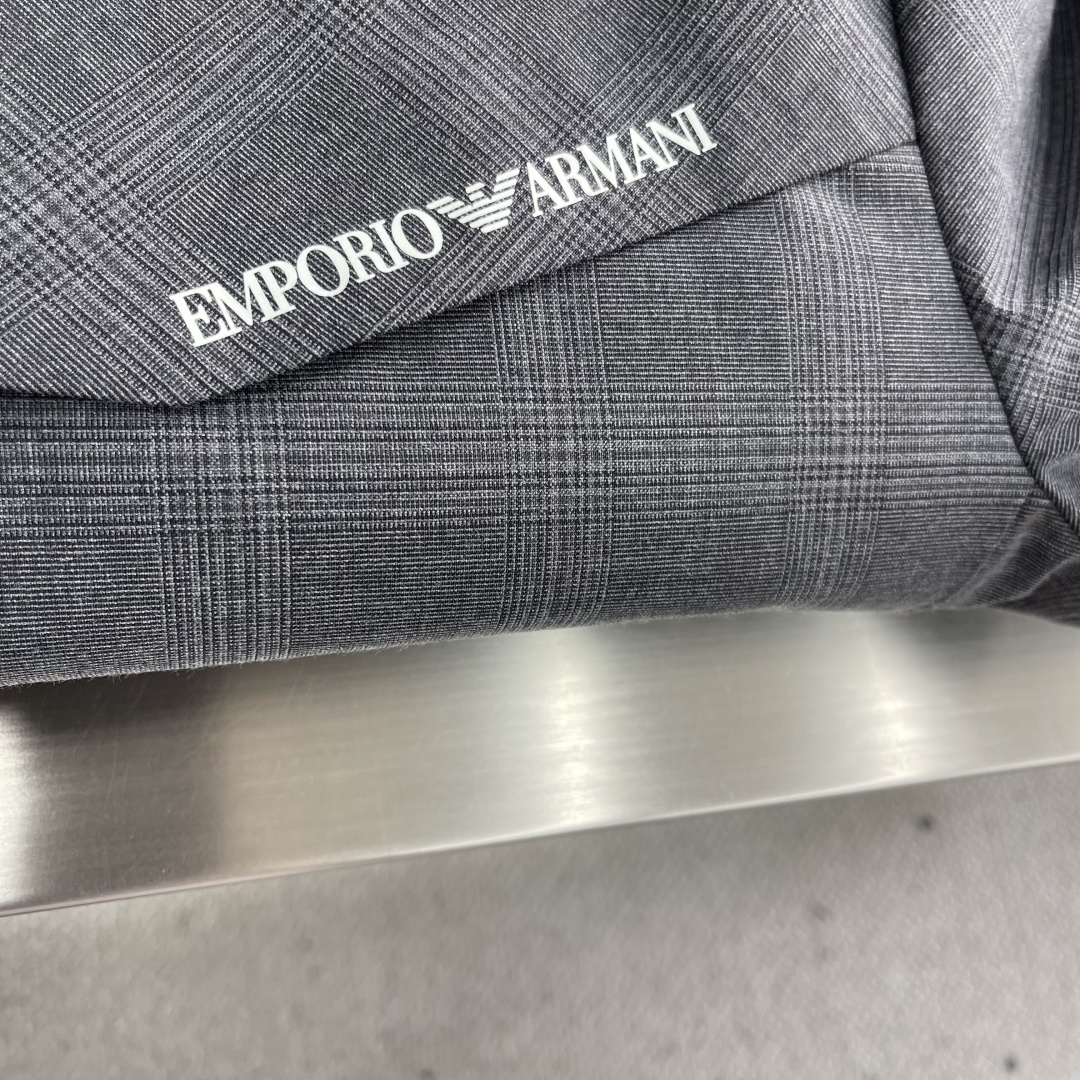 -EA 阿玛泥 25年冬装新款羽绒服简约时尚通勤羽绒服 顶级进口锦纶面料 质感很轻柔 超级好版型 上身超