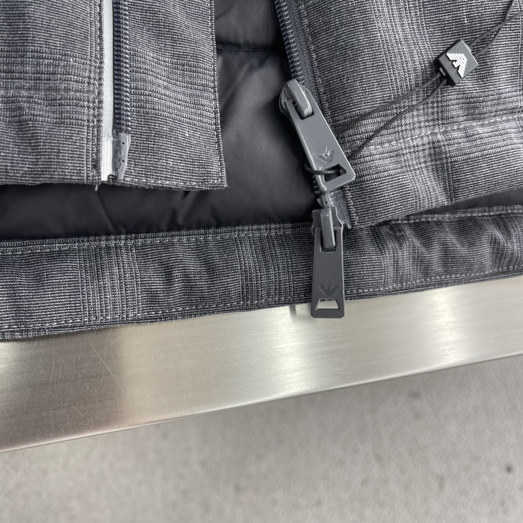 -EA 阿玛泥 25年冬装新款羽绒服简约时尚通勤羽绒服 顶级进口锦纶面料 质感很轻柔 超级好版型 上身超