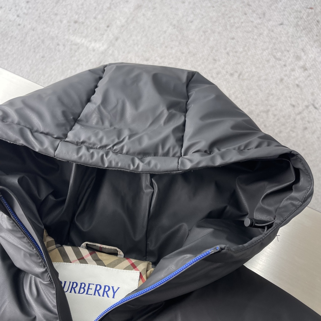 -BBR 2025秋冬新款 连帽压胶面包款羽绒服 男女情侣款 冬日御寒美学 蓝标奢牌细节的仪式感」 一抹