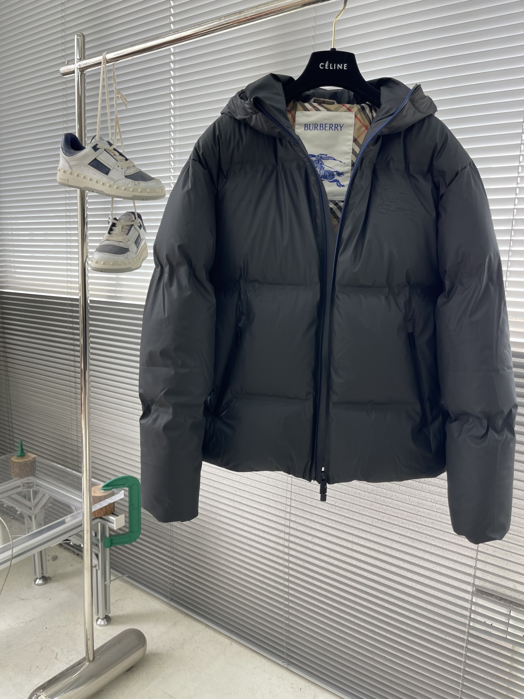 -BBR 2025秋冬新款 连帽压胶面包款羽绒服 男女情侣款 冬日御寒美学 蓝标奢牌细节的仪式感」 一抹