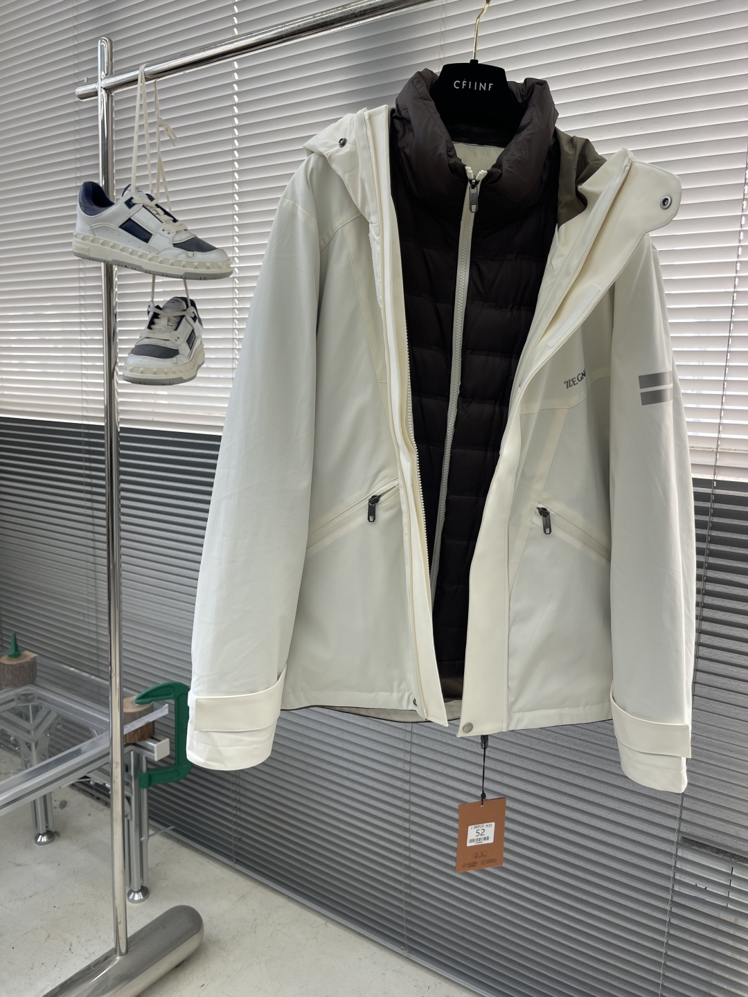 -Z ZEGN 25年冬装新款冲锋衣羽绒服非常期待的一款来袭！高性能面料，轻盈透气又能兼备防风防水！无缝