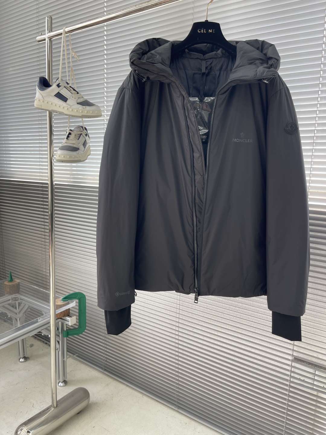 -mon 轻薄新款男士连帽休闲羽绒服！贸易公司订单DABOS男士羽绒的灵感来住经典的Paninari,男