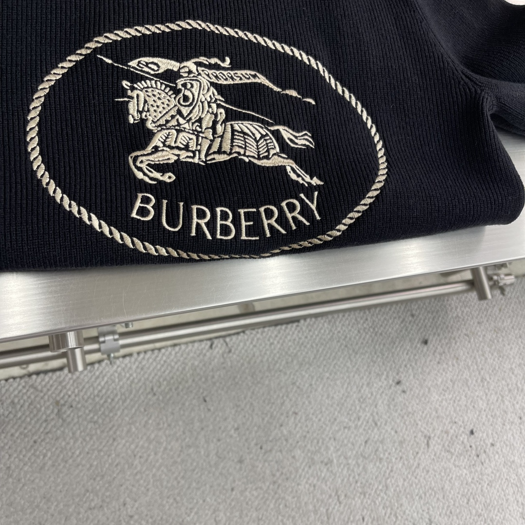 -BBR 2025aw秋冬新款圆领指针衫。采用羊毛混纺针织衫加厚毛衣，精致简洁大方logo点缀设计 没有