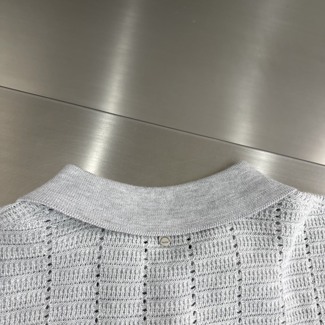 -LOEW 25fw新款开衫毛衣，上身宽松。纱线采用细针织法，上身舒适，不挑身材 男女同款，秋冬毛衣，是