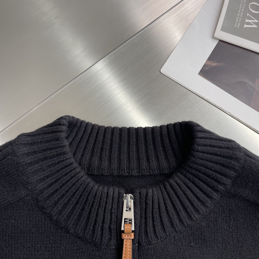 -LOEW 25fw新款毛衣，上身宽松。纱线采用细针织法，上身舒适，不挑身材 男女同款，秋冬毛衣，是今年