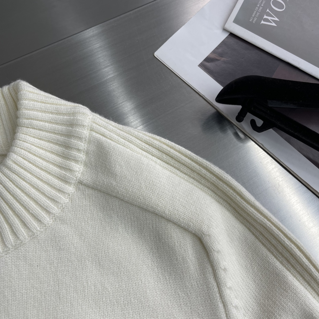 -LOEW 25fw新款毛衣，上身宽松。纱线采用细针织法，上身舒适，不挑身材 男女同款，秋冬毛衣，是今年