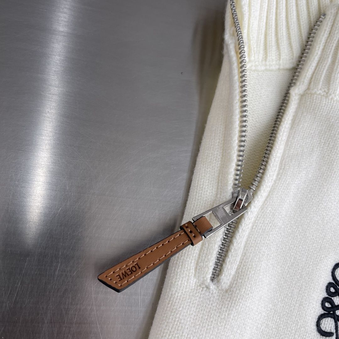 -LOEW 25fw新款毛衣，上身宽松。纱线采用细针织法，上身舒适，不挑身材 男女同款，秋冬毛衣，是今年