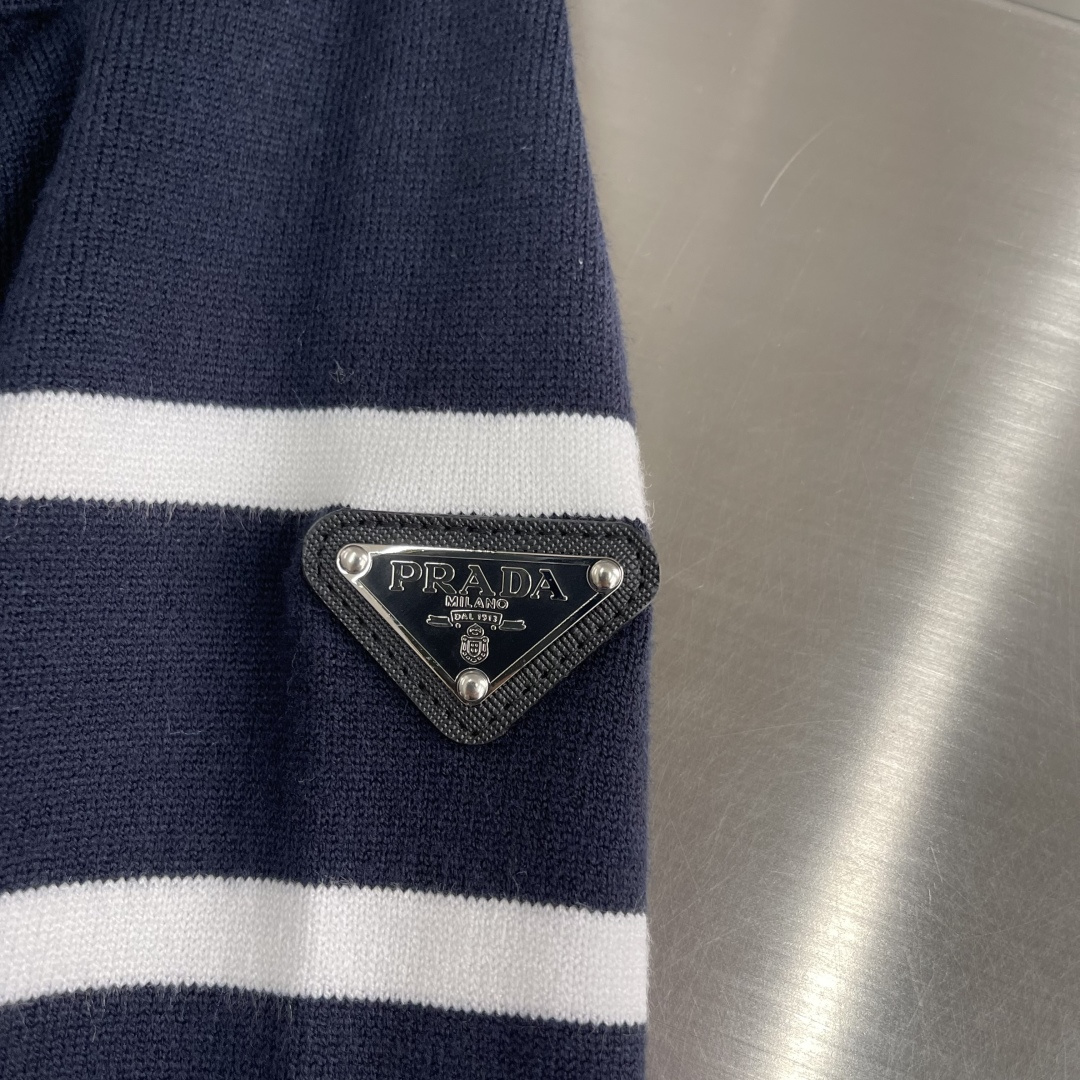 -PRAD 25fw新款毛衣，上身宽松。纱线采用细针织法，上身舒适，不挑身材 男女同款，秋冬毛衣，是今年