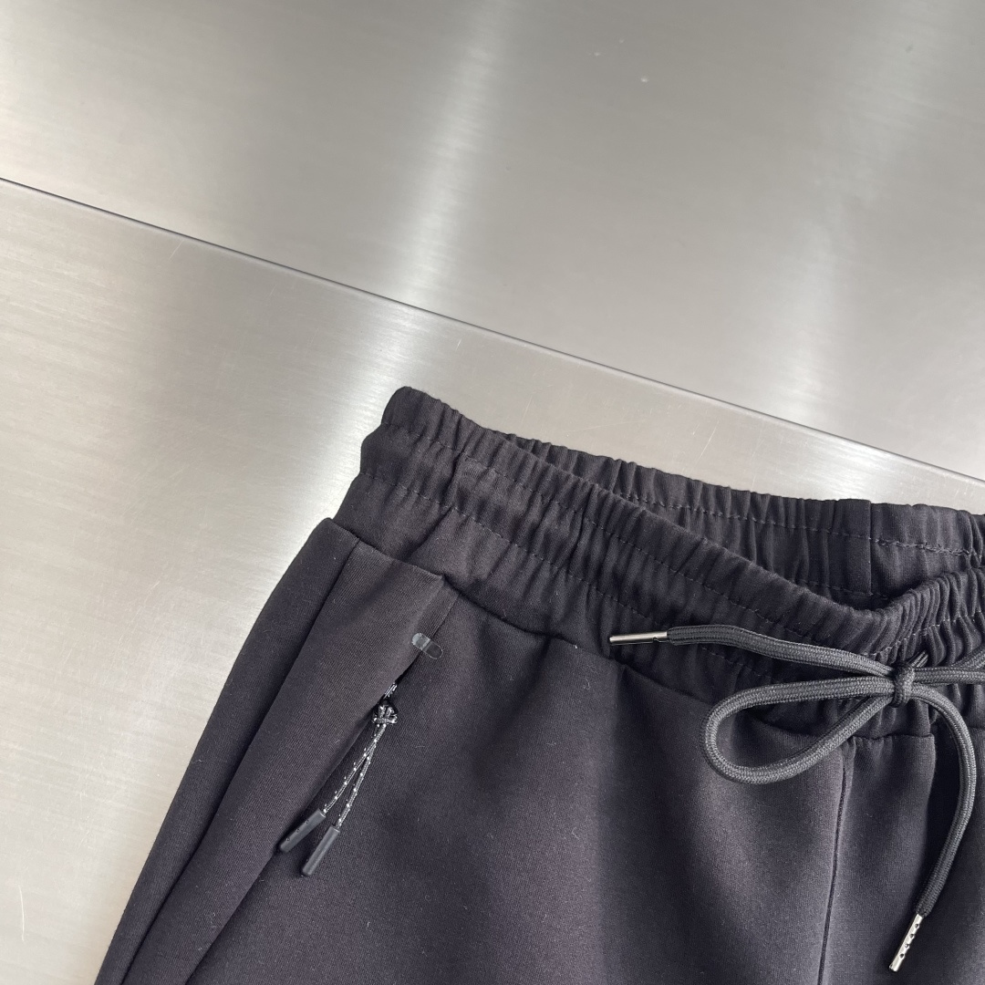 -🐦 鸟家 2025秋冬 男子 软壳冲锋卫裤鸟家户外运动休闲卫裤面料在纺织过程中加入经纬状分布的“筋络”