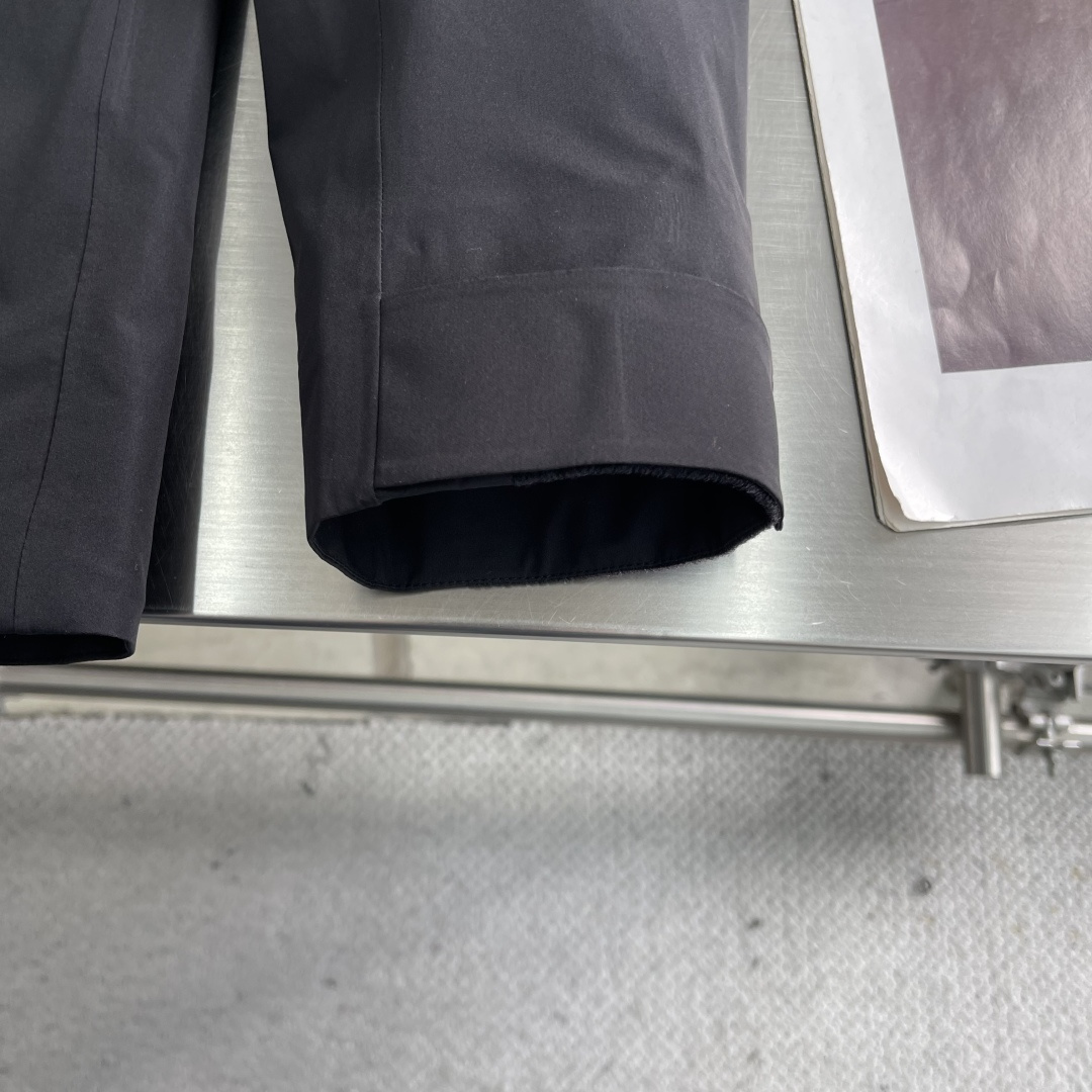 -Stone Island 日本东丽专利防水纤维可拆卸口袋全压胶连帽冲锋衣岛家的高端支线Stellina