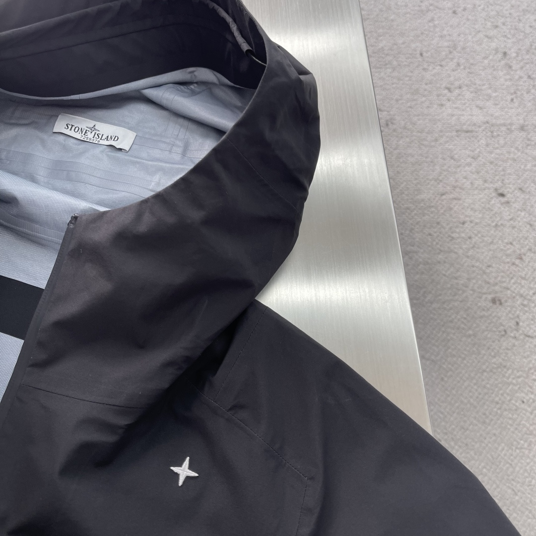 -Stone Island 日本东丽专利防水纤维可拆卸口袋全压胶连帽冲锋衣岛家的高端支线Stellina