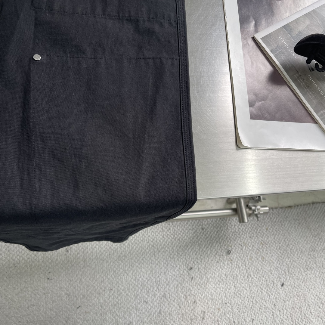 -mon 户外和工装的极致搭配， 品质做到顶，国内没几个！！！做工很复杂细节超牛逼….mon法系户外工装