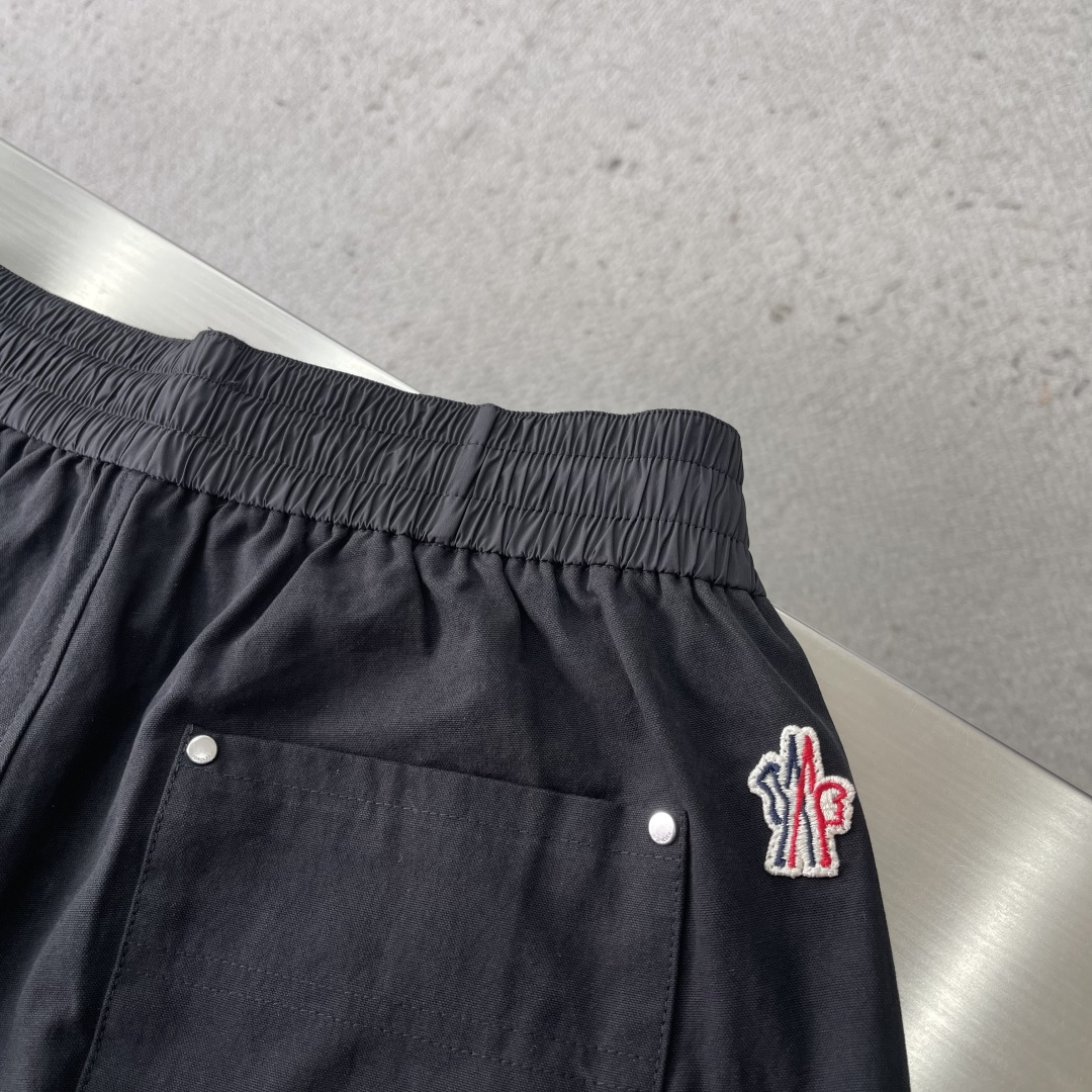 -mon 户外和工装的极致搭配， 品质做到顶，国内没几个！！！做工很复杂细节超牛逼….mon法系户外工装