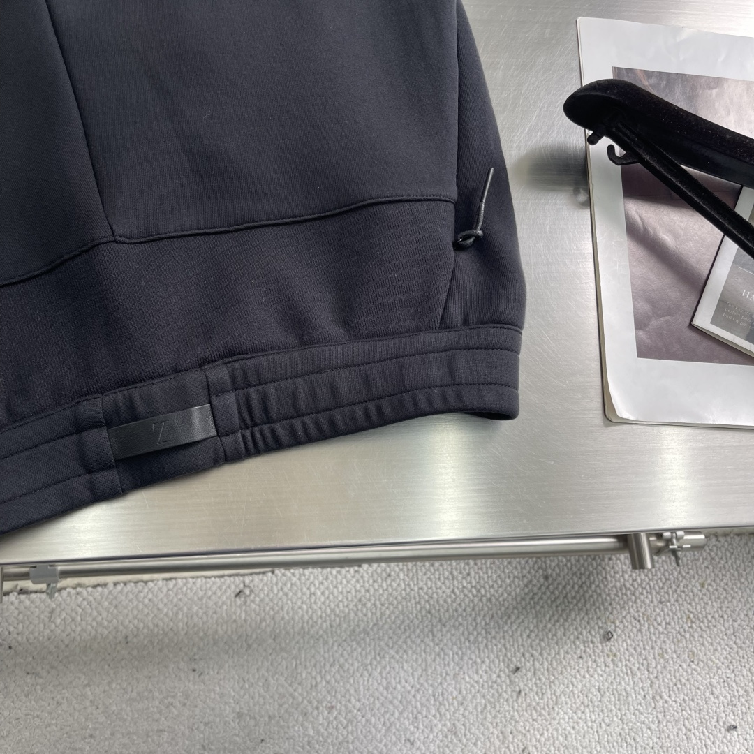 -Z ZEGN 抽绳休闲裤时尚系列，独特设计，抽绳休闲长裤订纱开始订染和订纺。国内某大厂出口日本 和供应