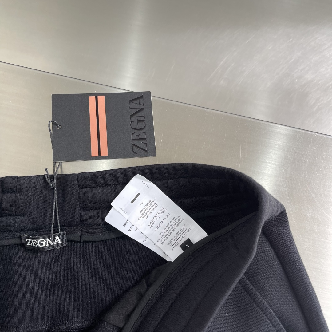 -Z ZEGN 抽绳休闲裤时尚系列，独特设计，抽绳休闲长裤订纱开始订染和订纺。国内某大厂出口日本 和供应