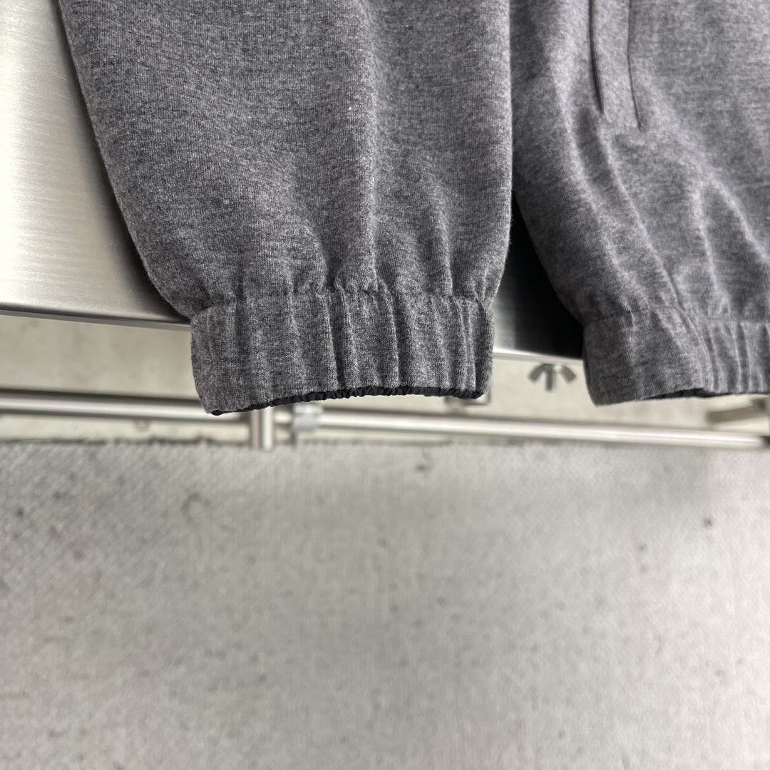 -Kiton 拉链双面穿立领外套材质 面料 聚酯纤维 里料 羊绒 聚酯纤维尺码：48-56 48胸围11