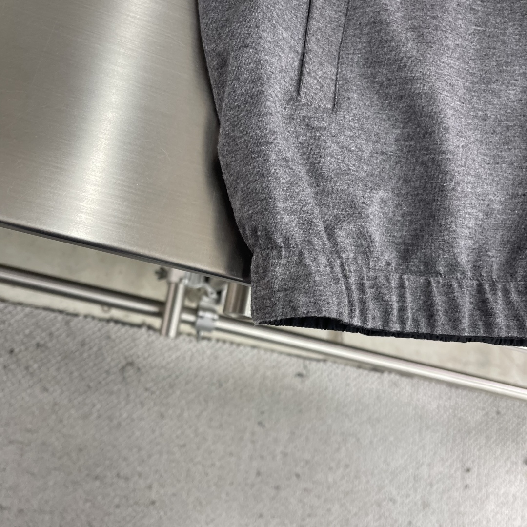 -Kiton 拉链双面穿立领外套材质 面料 聚酯纤维 里料 羊绒 聚酯纤维尺码：48-56 48胸围11