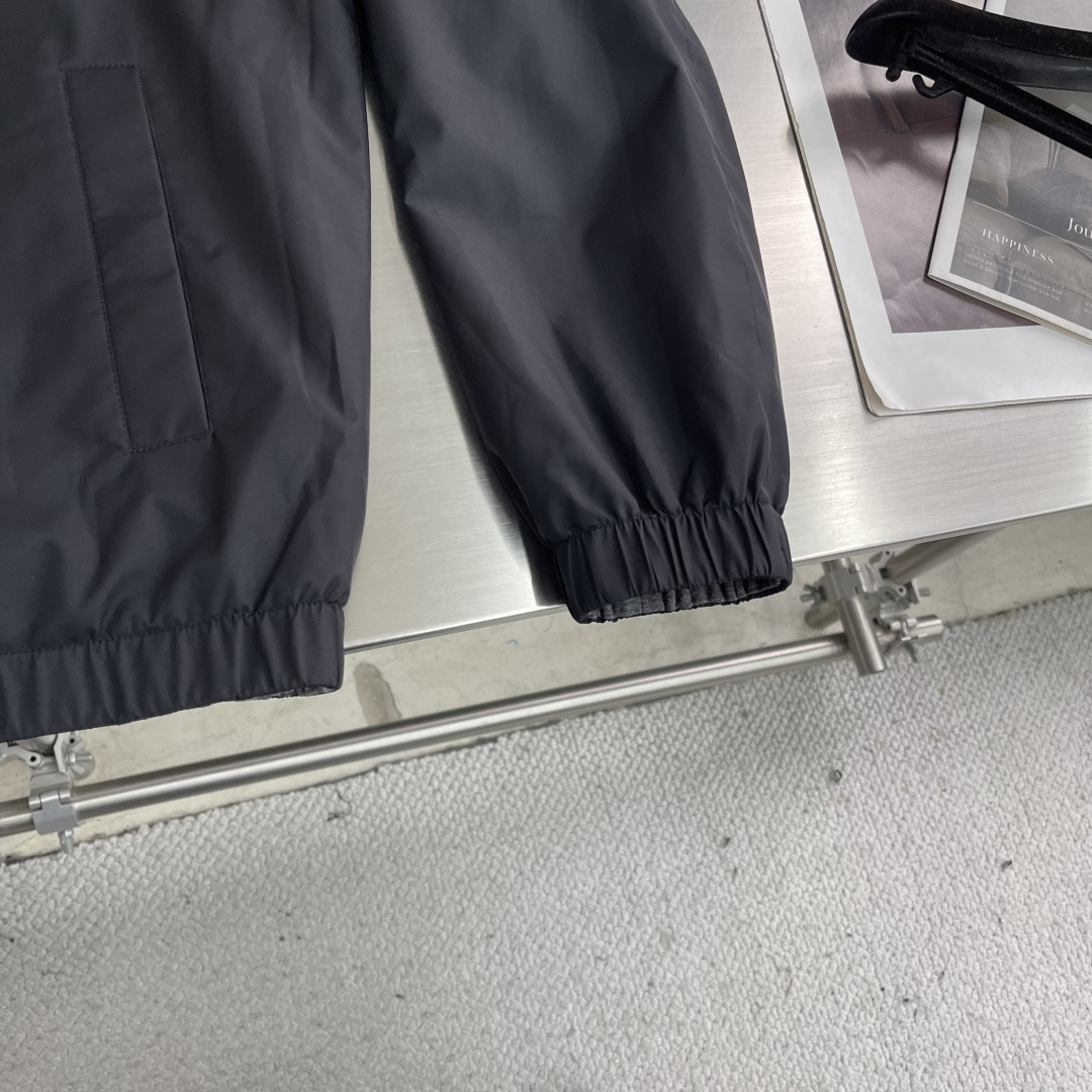 -Kiton 拉链双面穿立领外套材质 面料 聚酯纤维 里料 羊绒 聚酯纤维尺码：48-56 48胸围11