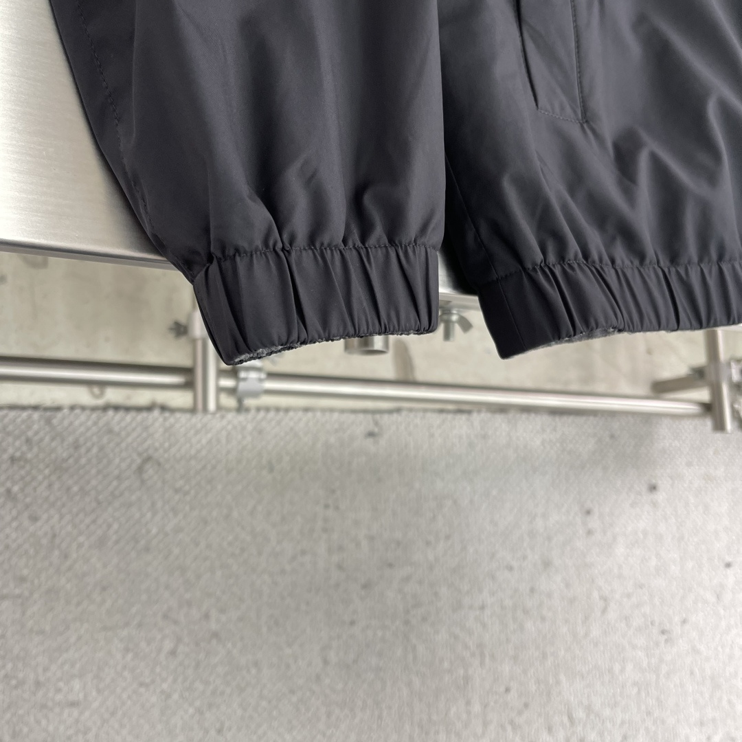 -Kiton 拉链双面穿立领外套材质 面料 聚酯纤维 里料 羊绒 聚酯纤维尺码：48-56 48胸围11