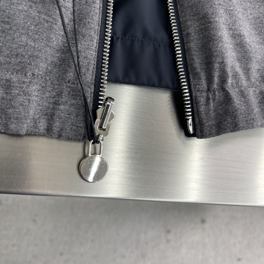 -Kiton 拉链双面穿立领外套材质 面料 聚酯纤维 里料 羊绒 聚酯纤维尺码：48-56 48胸围11