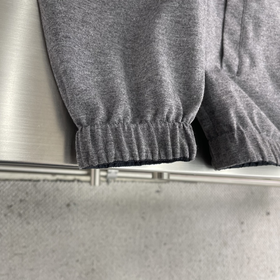 -Kiton 拉链双面穿立领外套材质 面料 聚酯纤维 里料 羊绒 聚酯纤维尺码：48-56 48胸围11