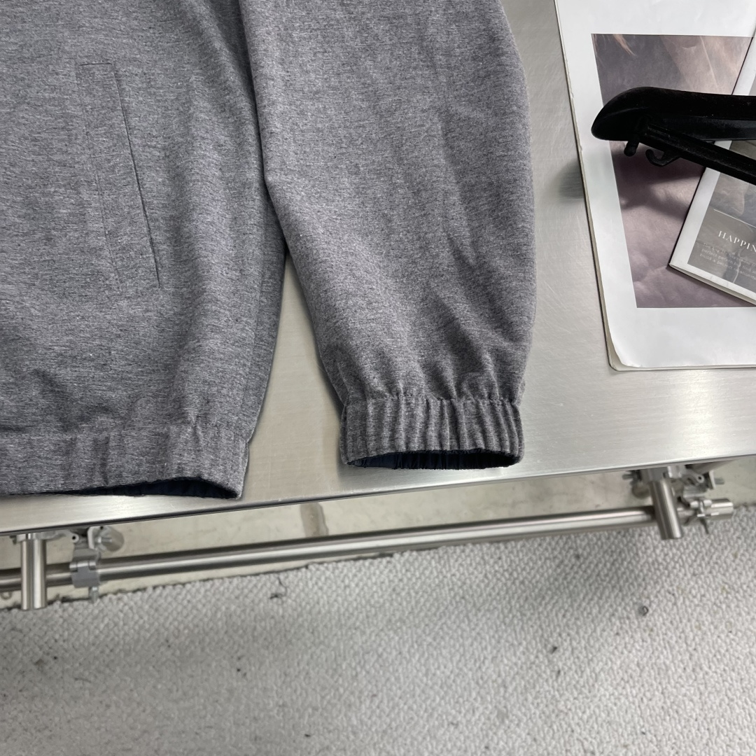 -Kiton 拉链双面穿立领外套材质 面料 聚酯纤维 里料 羊绒 聚酯纤维尺码：48-56 48胸围11