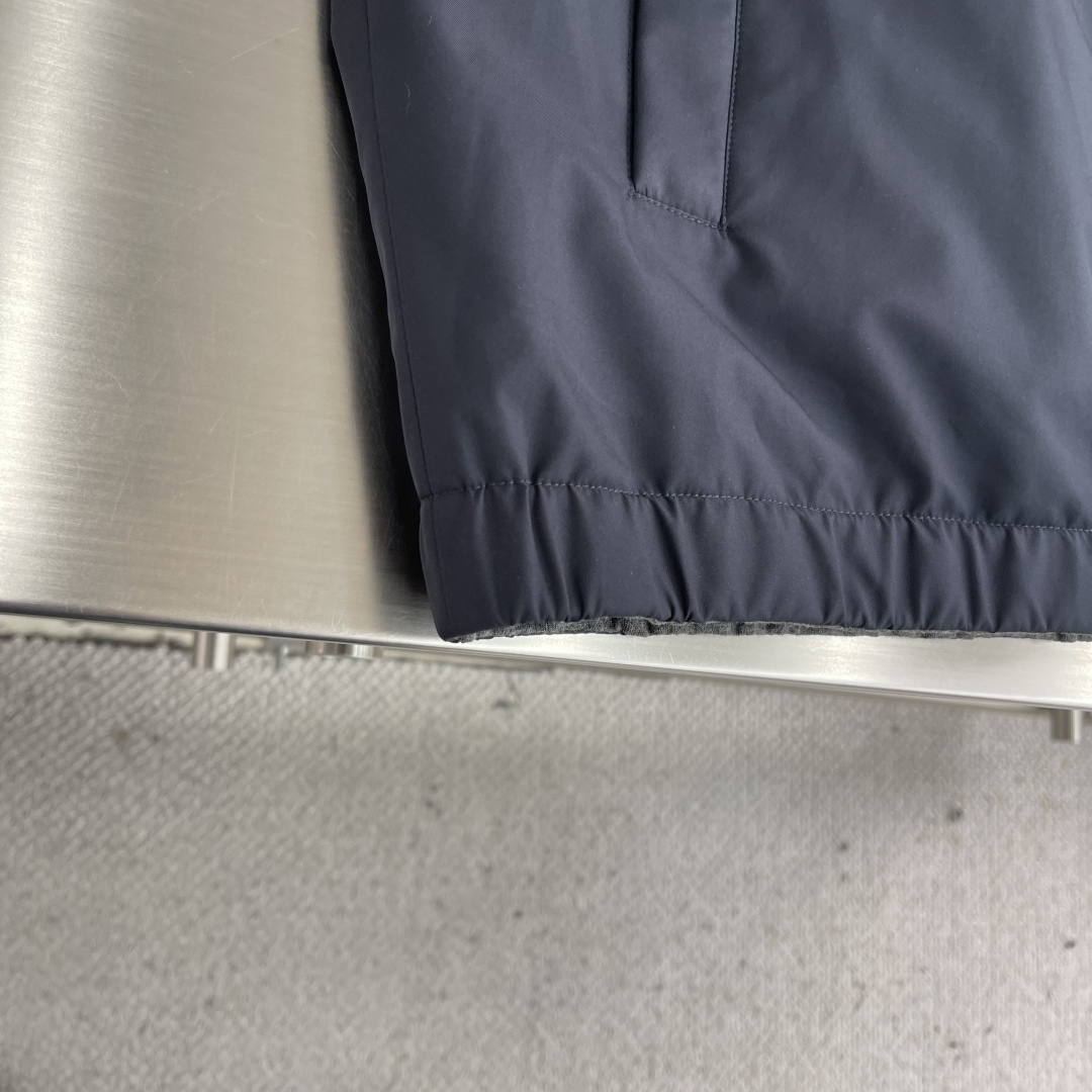 -Kiton 拉链双面穿立领外套材质 面料 聚酯纤维 里料 羊绒 聚酯纤维尺码：48-56 48胸围11