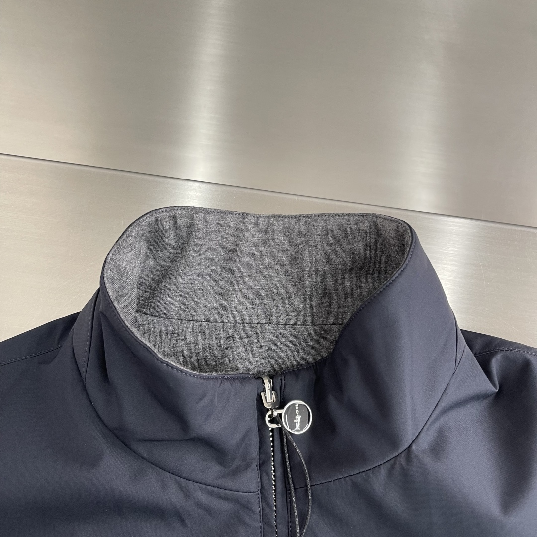 -Kiton 拉链双面穿立领外套材质 面料 聚酯纤维 里料 羊绒 聚酯纤维尺码：48-56 48胸围11