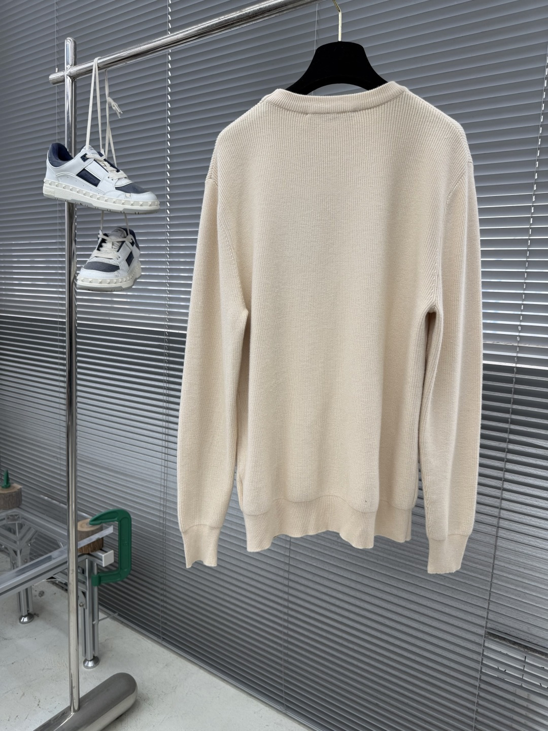 -BBR 2025aw秋冬新款圆领指针衫。采用羊毛混纺针织衫加厚毛衣，精致简洁大方logo点缀设计 没有
