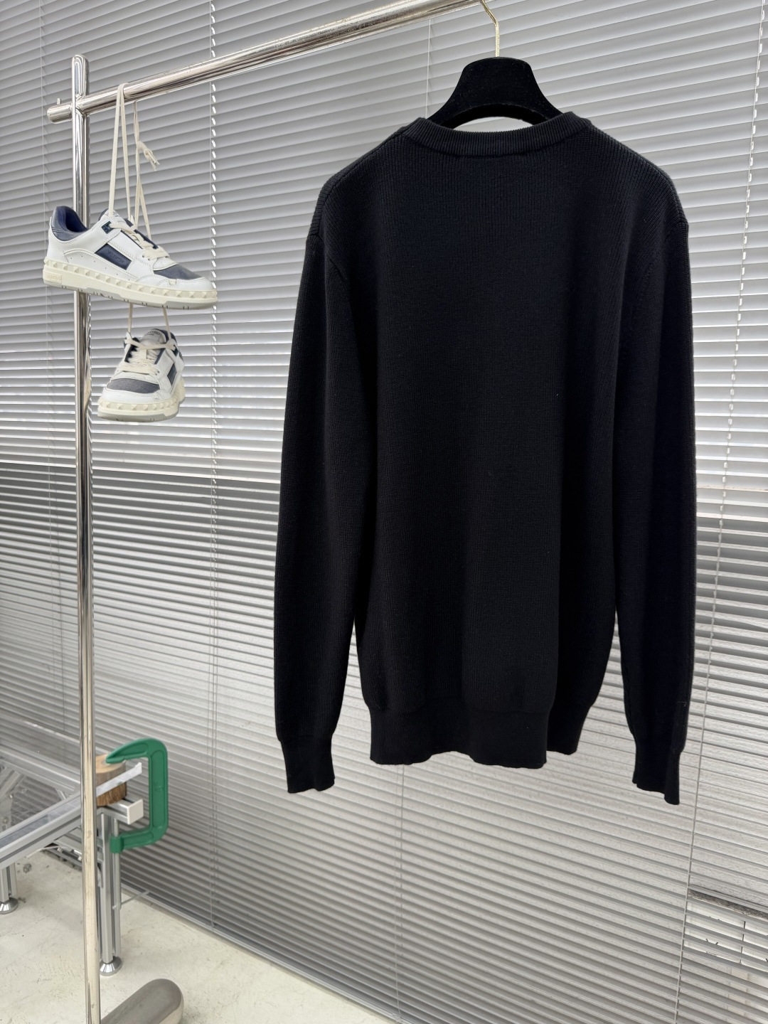 -BBR 2025aw秋冬新款圆领指针衫。采用羊毛混纺针织衫加厚毛衣，精致简洁大方logo点缀设计 没有