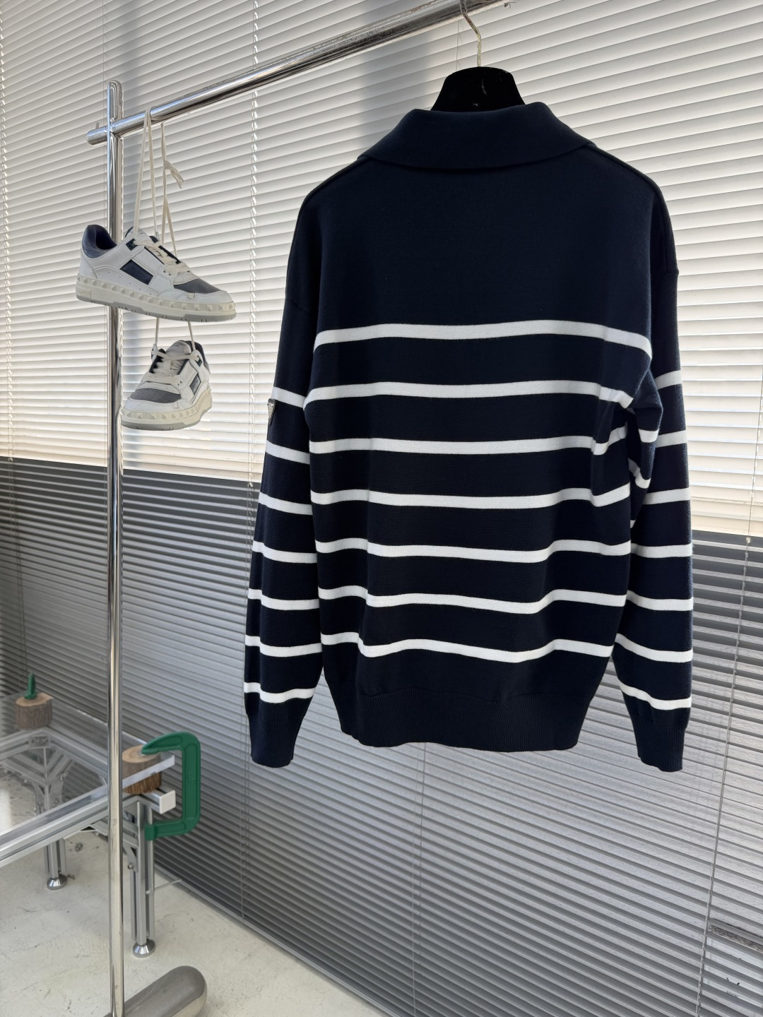 -PRAD 25fw新款毛衣，上身宽松。纱线采用细针织法，上身舒适，不挑身材 男女同款，秋冬毛衣，是今年