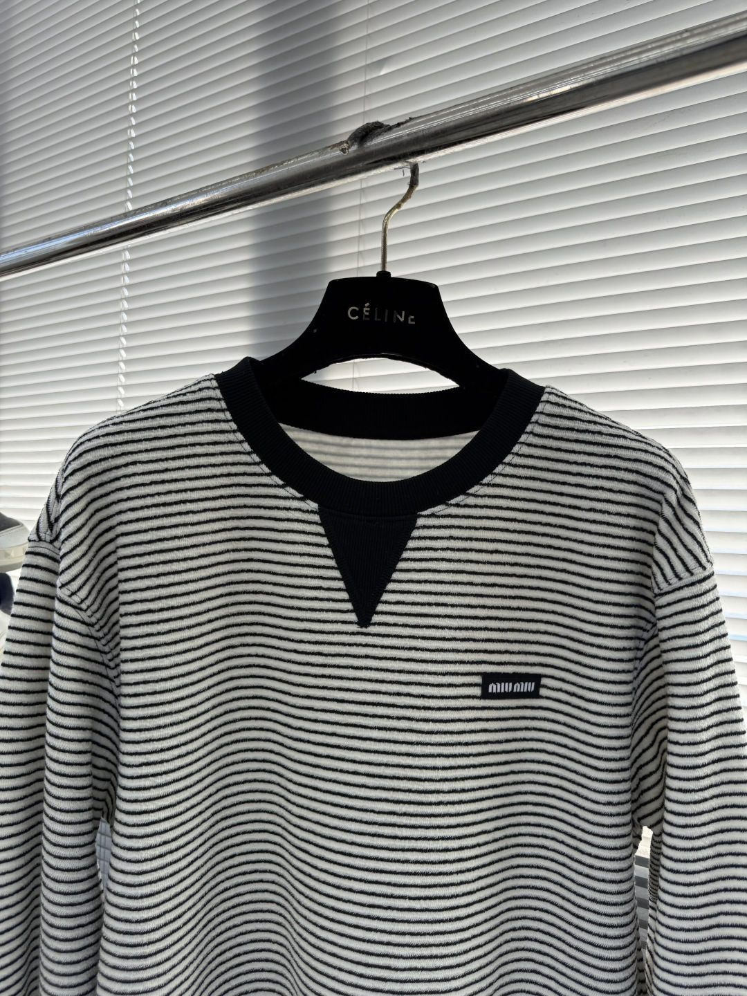 -miu miu 2025秋冬新款条纹长袖 爆款定制纯棉面料 重工洗水，面料舒适🈶️质感 码数：S-XX