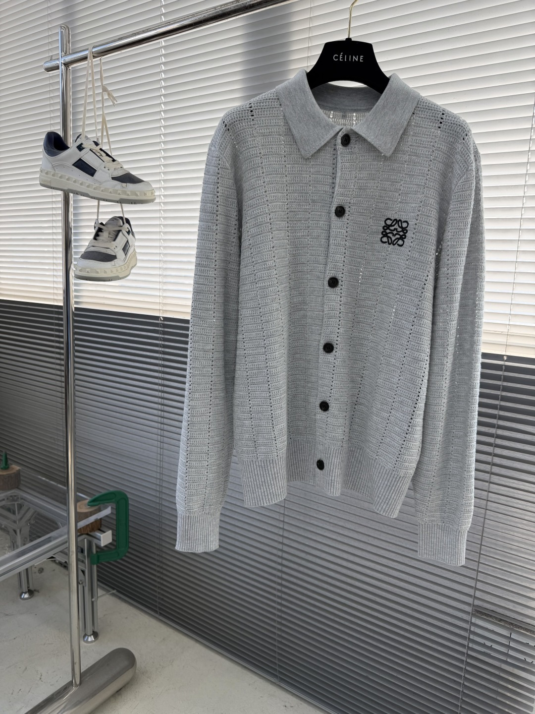 -LOEW 25fw新款开衫毛衣，上身宽松。纱线采用细针织法，上身舒适，不挑身材 男女同款，秋冬毛衣，是