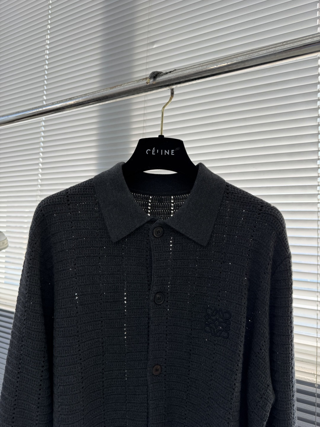 -LOEW 25fw新款开衫毛衣，上身宽松。纱线采用细针织法，上身舒适，不挑身材 男女同款，秋冬毛衣，是