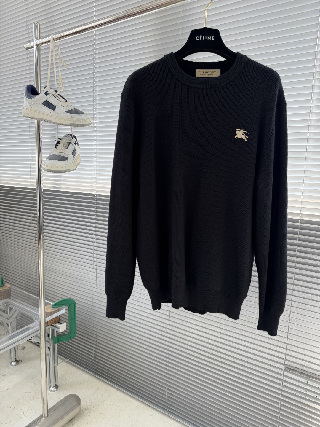-BBR 2025aw秋冬新款圆领指针衫。采用羊毛混纺针织衫加厚毛衣，精致简洁大方logo点缀设计 没有