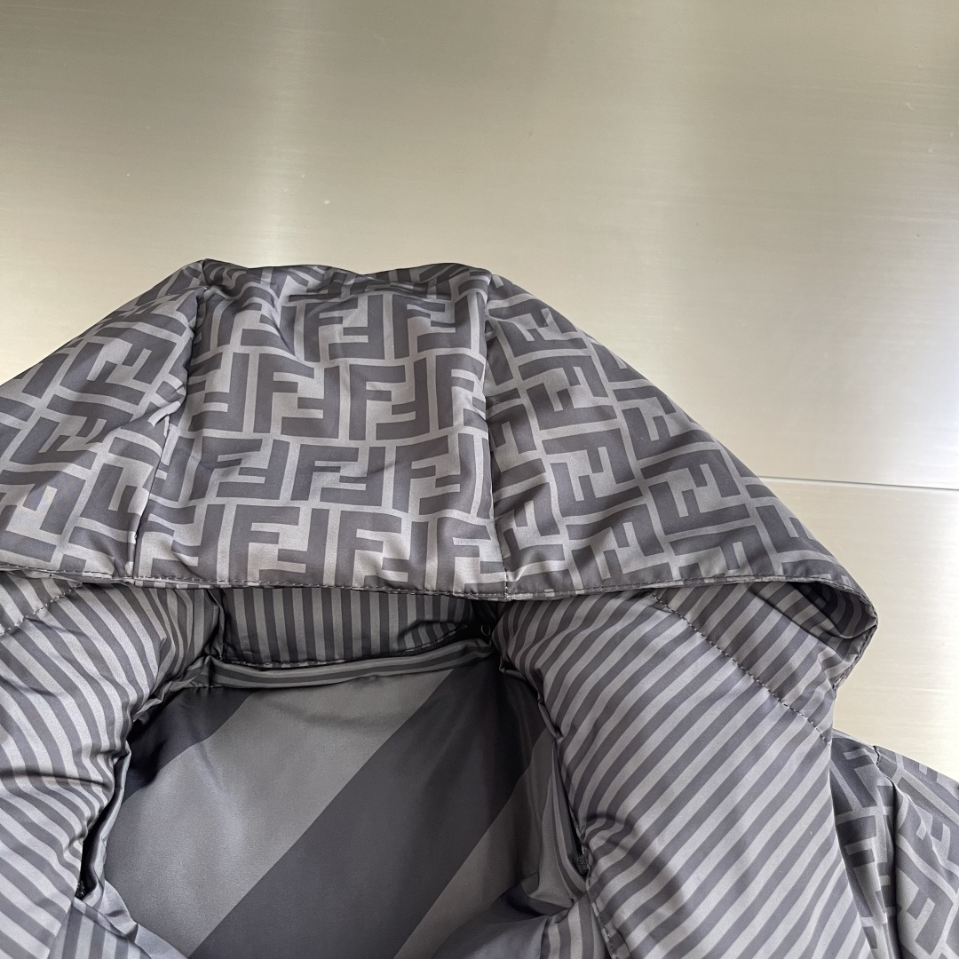 -FEND 双面穿连帽羽绒服定制凝彩高密压光锦纶 使用新国标90白鸭绒(欢迎检测) 冲绒量十足 保暖十足