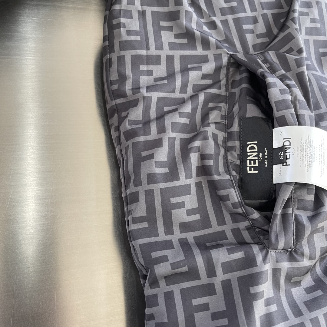 -FEND 双面穿连帽羽绒服定制凝彩高密压光锦纶 使用新国标90白鸭绒(欢迎检测) 冲绒量十足 保暖十足