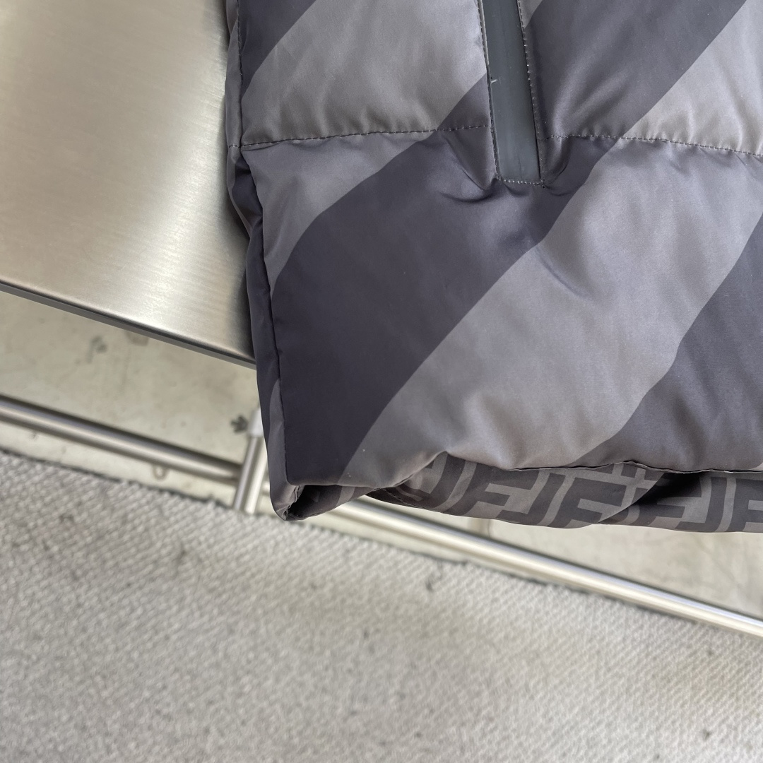 -FEND 双面穿连帽羽绒服定制凝彩高密压光锦纶 使用新国标90白鸭绒(欢迎检测) 冲绒量十足 保暖十足