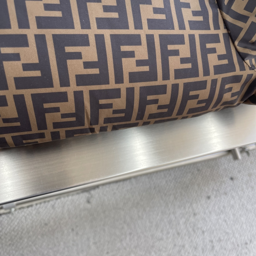 -FEND 双面穿连帽羽绒服定制凝彩高密压光锦纶 使用新国标90白鸭绒(欢迎检测) 冲绒量十足 保暖十足