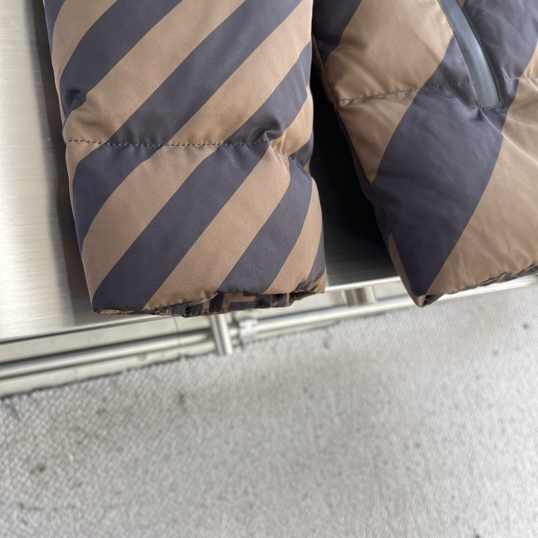 -FEND 双面穿连帽羽绒服定制凝彩高密压光锦纶 使用新国标90白鸭绒(欢迎检测) 冲绒量十足 保暖十足