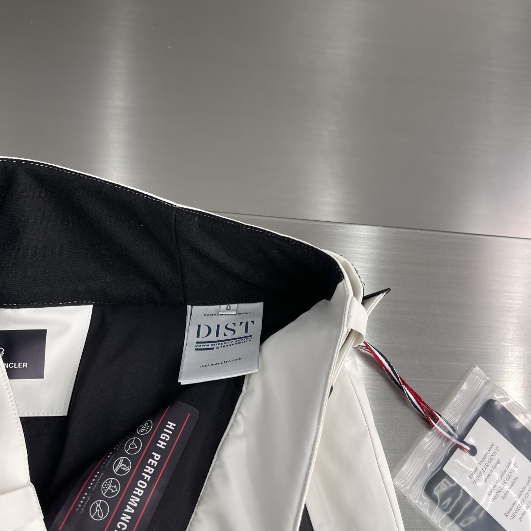 -MONCLER GRENOBLE 女士新款 滑雪系列 户外运动裤 码数:0/1/2 腰围。 86。 90。 92 臀 -MONCLER GRENOBLE 女士新款 滑雪系列 户外运动裤 码数:0/1/2 腰围。 86。 90。 92 臀