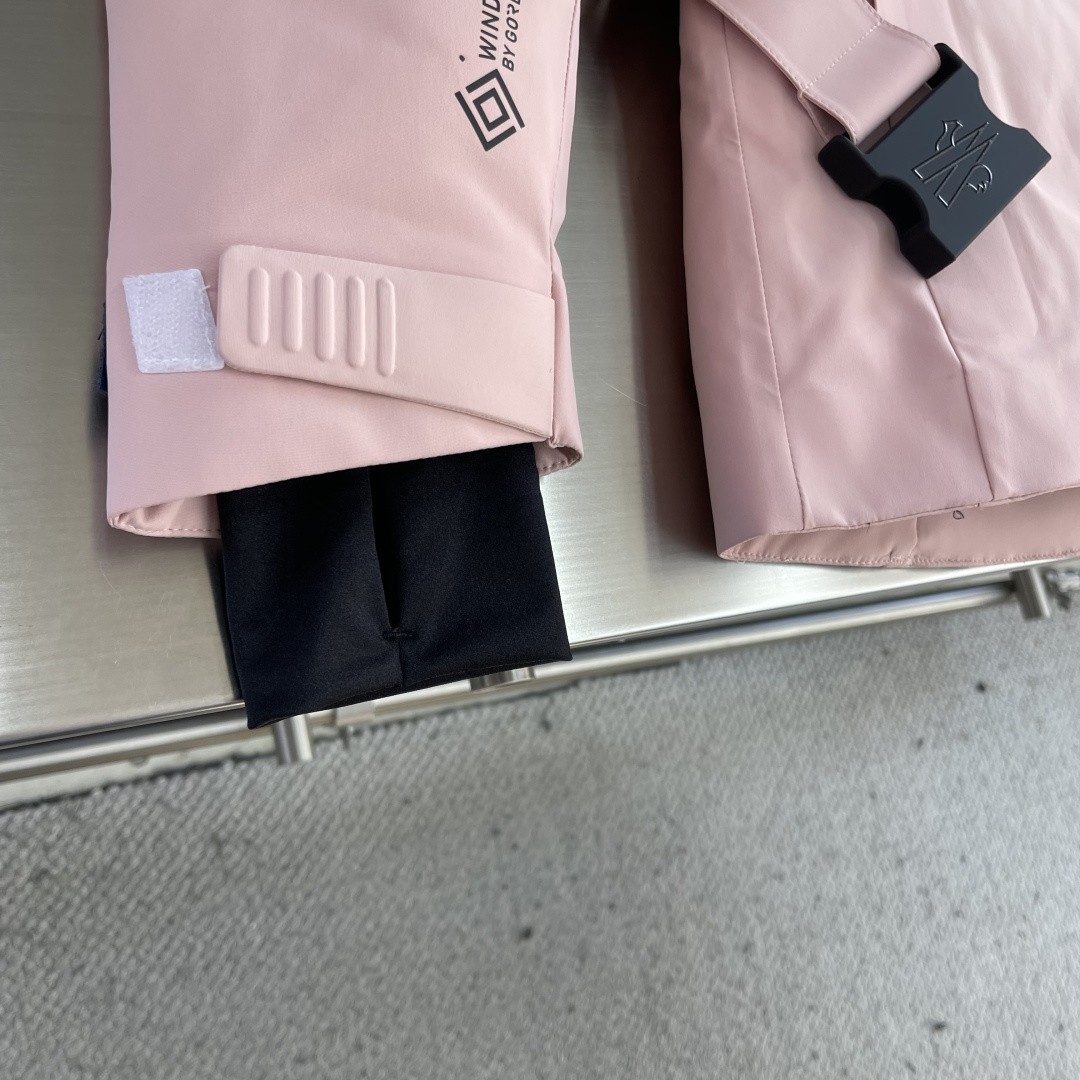 -mon   新款女士滑雪外套（滑雪服狐狸毛领） 原版1:1订制五金配件全进口原版定制  欢迎专柜对比 绝对的高品质  